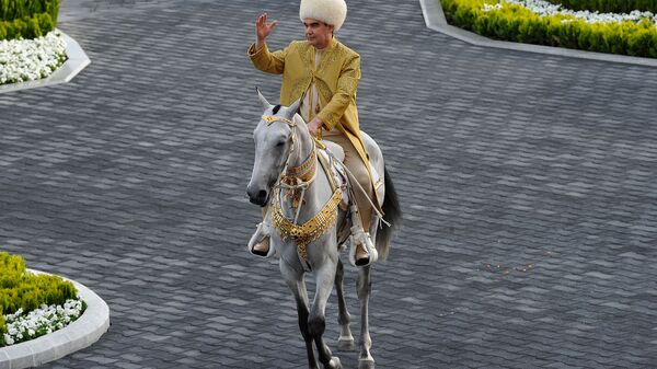 Президент Туркменистана Гурбангулы Бердымухамедов во время празднования Дня лошади (28 апреля 2018). Ашхабад - Sputnik Արմենիա