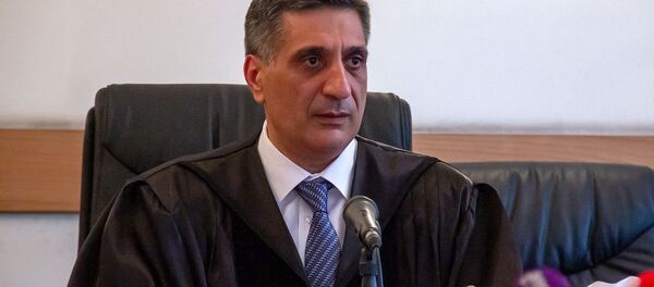 Судья Армен Даниелян на судебном заседании по делу 1 марта (14 июня 2019). Еревaн Судья Армен Даниелян на судебном заседании по делу 1 марта (14 июня 2019). Еревaн - Sputnik Армения