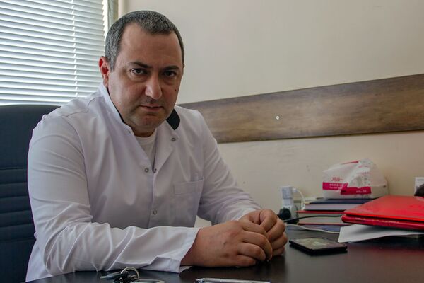 Госзаказ на операцию: впервые в Армении раковую опухоль пищевода удалили без вскрытия - Sputnik Армения