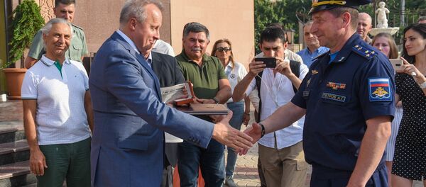 Командиру российской авиабазы Эребуни, полковнику Александру Петрову присвоено звание Заслуженный военный летчик РФ (14 июня 2019). Еревaн - Sputnik Армения