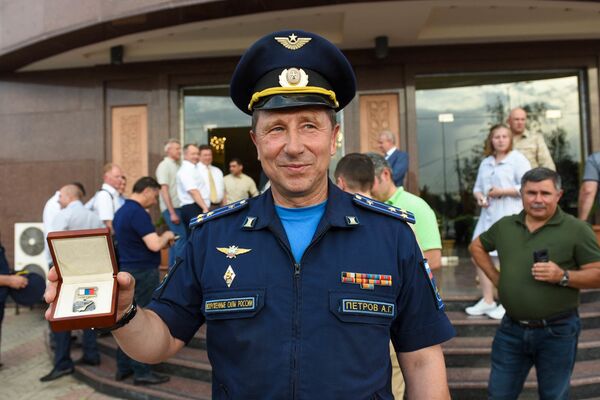 Отношения с Арменией скреплены боевым братством – посол вручил награду командиру авиабазы - Sputnik Армения