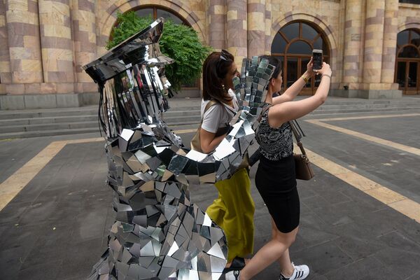 Уезжать из Армении – сумасшествие: россиянка так полюбила Ереван, что открыла тут бизнес Уезжать из Армении – сумасшествие: россиянка так полюбила Ереван, что открыла тут бизнес - Sputnik Армения