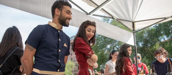 Участники фестиваля еды Утест Фест в Ереване Участники фестиваля еды Утест Фест в Ереване - Sputnik Արմենիա