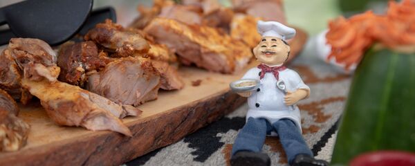 Столовые украшения в павильоне на фестивале еды Утест Фест в Ереване - Sputnik Արմենիա