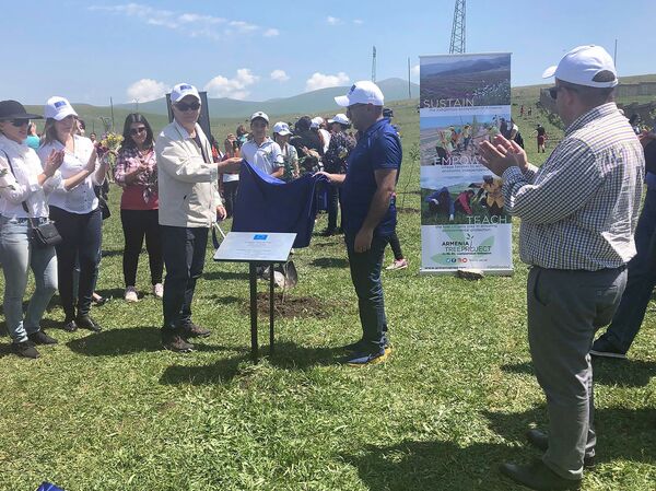 Եվրոպական Միությունը ՀՀ նոր կառավարության հետ գերազանց հարաբերությունների մեջ է.Սվիտալսկի Եվրոպական Միությունը ՀՀ նոր կառավարության հետ գերազանց հարաբերությունների մեջ է.Սվիտալսկի - Sputnik Արմենիա