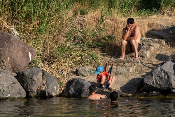 Հայերը սիրում են չափազանցնել ու հանգստանալ, կամ ի՞նչ գիտենք Երևանի «մեռյալ ծովի» մասին - Sputnik Արմենիա
