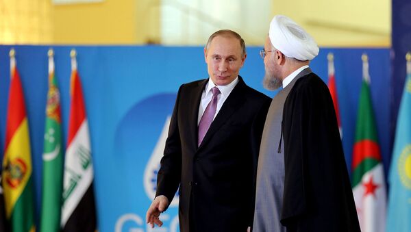 Президенты России и Ирана Владимир Путин и Хасан Роухани во время саммита Форума стран-экспортеров газа (23 ноября 2015). Тегеран - Sputnik Армения
