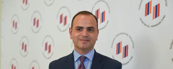 Главный комиссар по делам диаспоры Заре Синанян во время ежегодного совета попечителей всеармянского фонда Айастан (18 июня 2019). Еревaн Главный комиссар по делам диаспоры Заре Синанян во время ежегодного совета попечителей всеармянского фонда Айастан (18 июня 2019). Еревaн - Sputnik Արմենիա