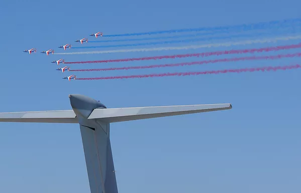 Лёгкие реактивные штурмовики третьего поколения Dassault/Dornier Alpha Jet E-139 выполняют полет на международном аэрокосмическом салоне Paris Air Show 2019 (17 июня 2019). Ле Бурже Лёгкие реактивные штурмовики третьего поколения Dassault/Dornier Alpha Jet E-139 выполняют полет на международном аэрокосмическом салоне Paris Air Show 2019 (17 июня 2019). Ле Бурже - Sputnik Армения