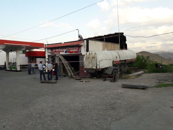 На автозаправке в Ехегнадзоре прогремел взрыв — фото - Sputnik Армения
