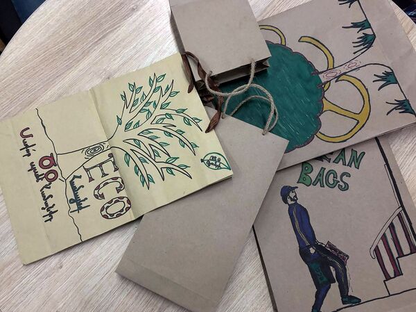 Գյումրու բարբառով տոպրակներ. պատանիները պոլիէթիլենի դեմ պայքարի իրենց տարբերակն են գտել - Sputnik Արմենիա