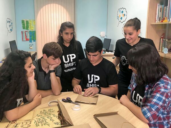 Взяли и склеили: подростки придумали, как спасти город от экокатастрофы - Sputnik Армения