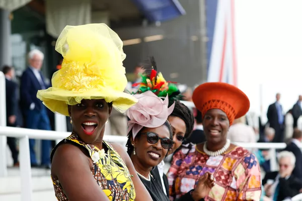 Посетительницы королевских скачек Royal Ascot, Великобритания Посетительницы королевских скачек Royal Ascot, Великобритания - Sputnik Армения