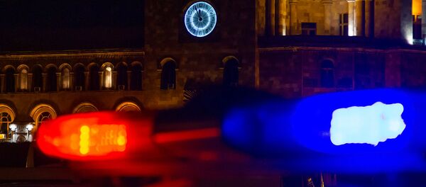 Автомобиль дорожной полиции на площади Республики - Sputnik Արմենիա