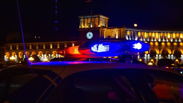 Автомобиль дорожной полиции на площади Республики - Sputnik Արմենիա