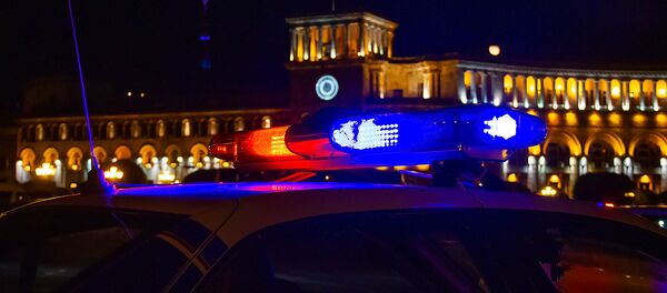 Автомобиль дорожной полиции на площади Республики - Sputnik Армения