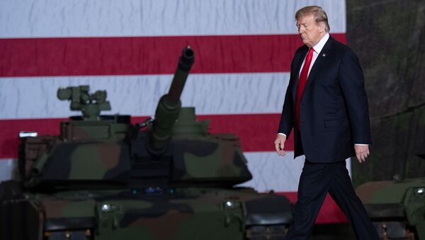 Президент США Дональд Трамп перед началом выступления по итогам посещения завода Lima Army Tank (20 марта 2019). Огайо - Sputnik Армения