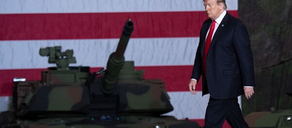 Президент США Дональд Трамп перед началом выступления по итогам посещения завода Lima Army Tank (20 марта 2019). Огайо - Sputnik Армения