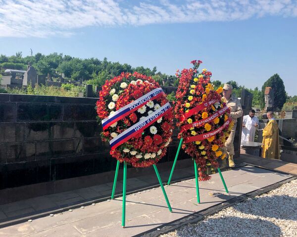 Սա սուրբ վայր է. Գյումրիում հարգանքի տուրք մատուցեցին Մեծ հայրենականի 100 մասնակիցներին Սա սուրբ վայր է. Գյումրիում հարգանքի տուրք մատուցեցին Մեծ հայրենականի 100 մասնակիցներին - Sputnik Արմենիա