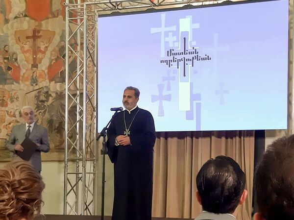 «Նարեկն» արևելահայերեն է թարգմանվել. ծախսերը հոգացել է մեդիամագնատ Արթուր Ջանիբեկյանը «Նարեկն» արևելահայերեն է թարգմանվել. ծախսերը հոգացել է մեդիամագնատ Արթուր Ջանիբեկյանը - Sputnik Արմենիա