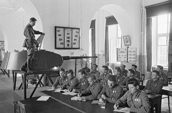 Ստալինի անվան ռազմական ակադեմիայի շրջանավարտներ։ Մոսկվա, 1941 թվականի հունիս։ - Sputnik Արմենիա