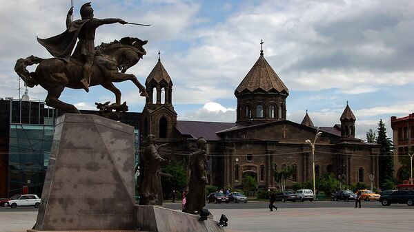 Памятник Вардану Мамиконяну на площади Вардананц, Гюмри - Sputnik Արմենիա