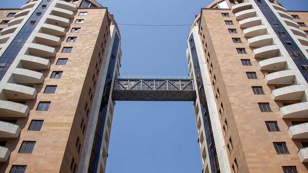 Башни-близнецы в микрорайоне Ераз, Ереван - Sputnik Армения