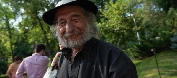 Музыкант Дан Гарибян Музыкант Дан Гарибян - Sputnik Արմենիա