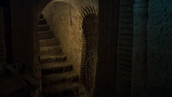Подземный храм дедушки Левона в Ариндже - Sputnik Армения