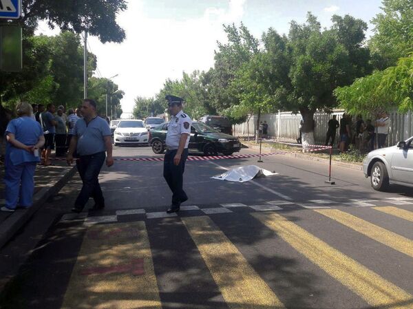 Սարսափելի դեպք Երևանում. վրաերթի ենթարկված կինը տեղում մահացել է. լուսանկարներ - Sputnik Արմենիա