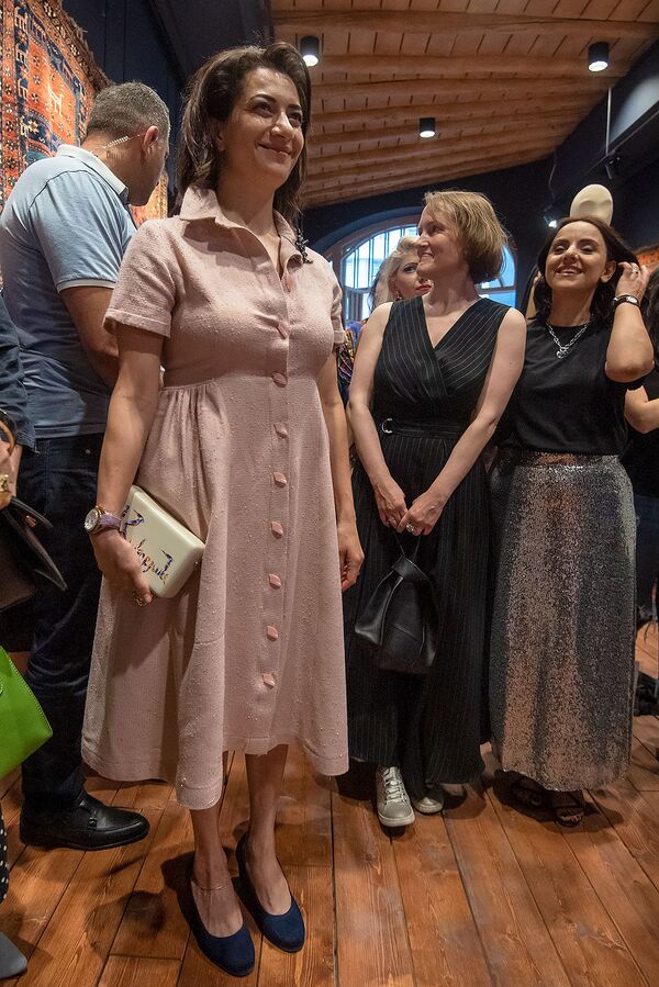 Именная сумочка жены Пашиняна и не только этника - армянские дизайнеры заявляют о себе - Sputnik Армения