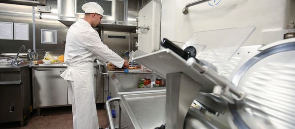 Повар на кухне - Sputnik Армения