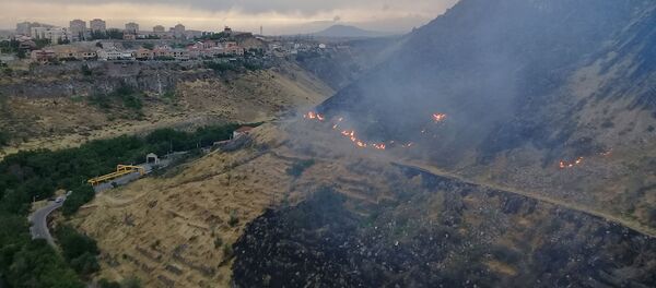Пожар в Разданском ущелье около Давташенского моста - Sputnik Армения
