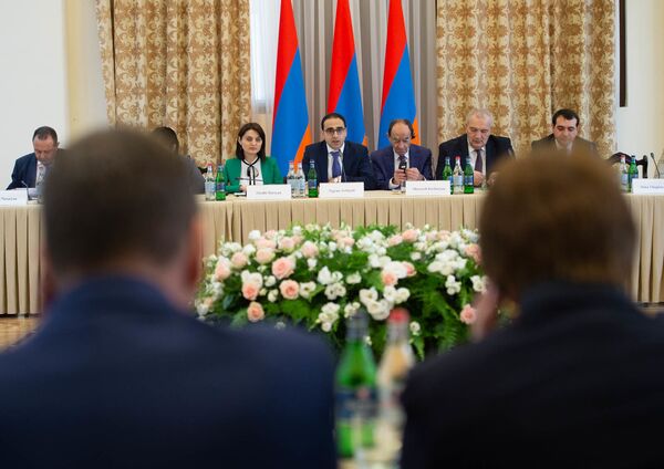 Ереван и Тбилиси договорились поднять отношения на новый уровень Ереван и Тбилиси договорились поднять отношения на новый уровень - Sputnik Армения