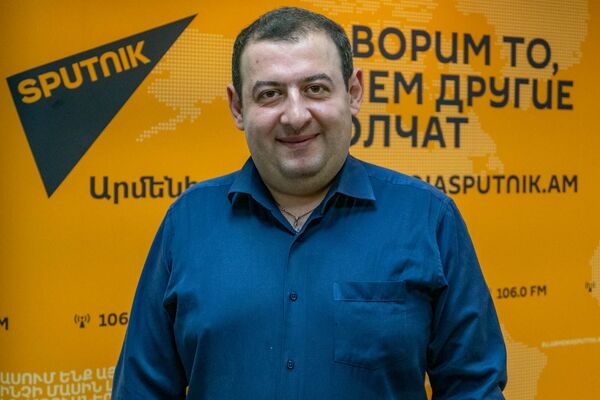 Капкан Facebook и трафик: главы армянских медиа и российский эксперт вступили в заговор - Sputnik Армения