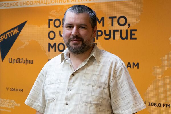 Капкан Facebook и трафик: главы армянских медиа и российский эксперт вступили в заговор - Sputnik Армения