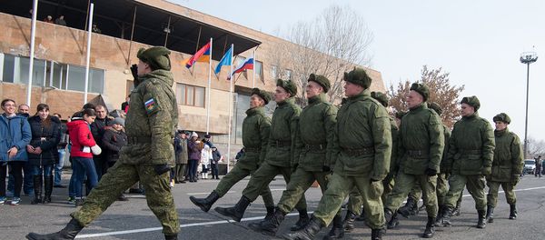 Авиашоу на военном аэродроме Эребуни. Российские военные - Sputnik Армения