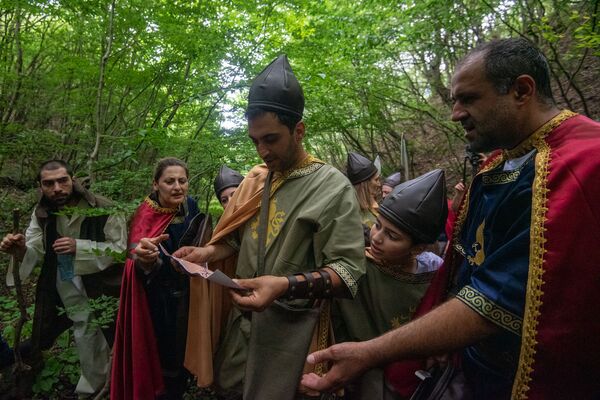 Զբոսաշրջային նոր ուղղություն Հայաստանում. մեկնարկել է «HISTORICAL QUEST»-ը. լուսանկարներ Զբոսաշրջային նոր ուղղություն Հայաստանում. մեկնարկել է «HISTORICAL QUEST»-ը. լուսանկարներ - Sputnik Արմենիա