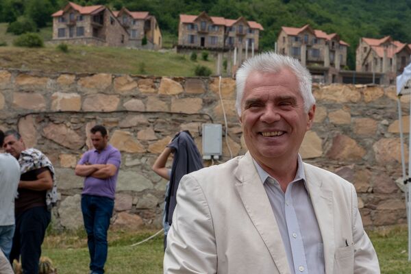 Нирвана по-армянски с бутербродом мира: как прошел фестиваль трав Айбуйс в Енокаване - Sputnik Армения