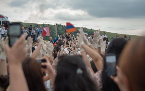 Участники фестиваля армянских трав HayBuys в Енокаване, Тавушская область, Армения - Sputnik Армения