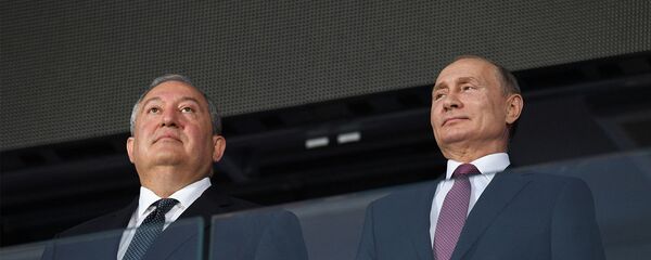Президенты Армении и России Армен Саркисян и Владимир Путин на торжественной церемонии закрытия Вторых Европейских игр (30 июня 2019). Минск - Sputnik Армения