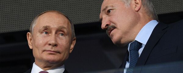 Президенты России и Беларуси Владимир Путин и Александр Лукашенко на торжественной церемонии закрытия Вторых Европейских игр (30 июня 2019). Минск - Sputnik Արմենիա