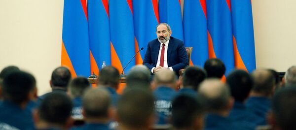 Премьер-министр Никол Пашинян принял первую группу специалистов-участников армянской гуманитарной миссии в Сирии (1 июля 2019). Еревaн - Sputnik Армения