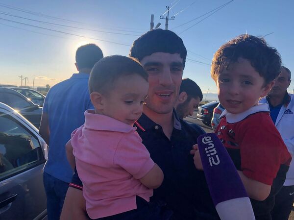 Вирус чемпионства заразил Гюмри: как тут встречали триумфаторов II Европейских игр - Sputnik Армения