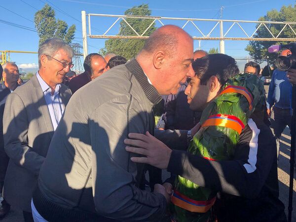 Вирус чемпионства заразил Гюмри: как тут встречали триумфаторов II Европейских игр - Sputnik Армения