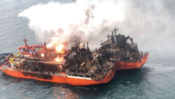 Тушение пожара на танкерах в Керченском проливе - Sputnik Արմենիա