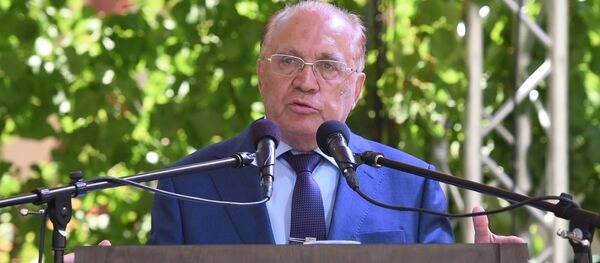 Речь ректора МГУ Виктора Садовничего на церемонии вручения дипломов первым выпускникам филиала МГУ в Армении (2 июля 2019). Еревaн - Sputnik Армения