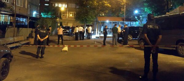 Оцепленный двор по адресу Микояна 19 (2 июля 2019). Еревaн - Sputnik Армения