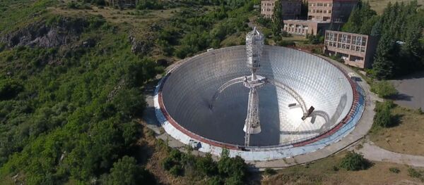 Заброшенный гигантский радиотелескоп советских времён спрятался в горах Армении  - Sputnik Արմենիա
