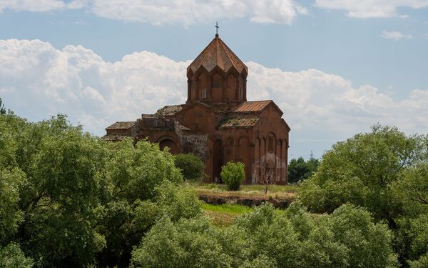 Секретная вода родника Эгнар и тайны Мармашена – что скрывают берега реки Ахурян Секретная вода родника Эгнар и тайны Мармашена – что скрывают берега реки Ахурян - Sputnik Армения